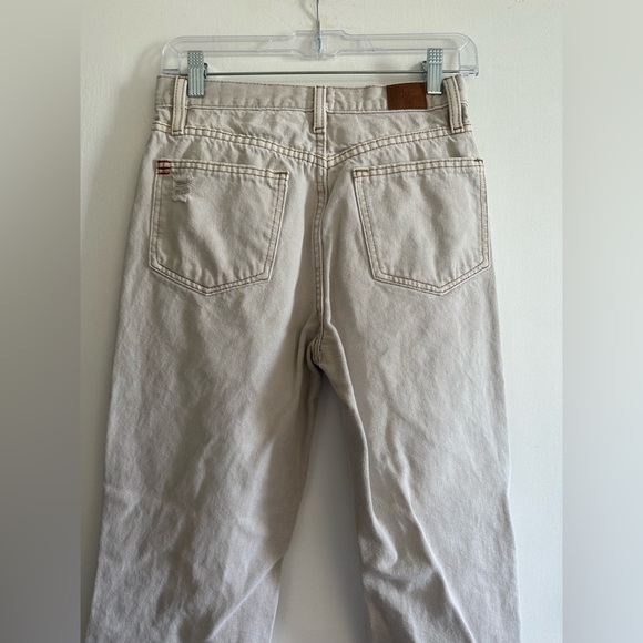 Urban Outfitters Distressed Beige BDG High-Waisted Slim Straight Jeans Size 26 - Picture 9 of 13
